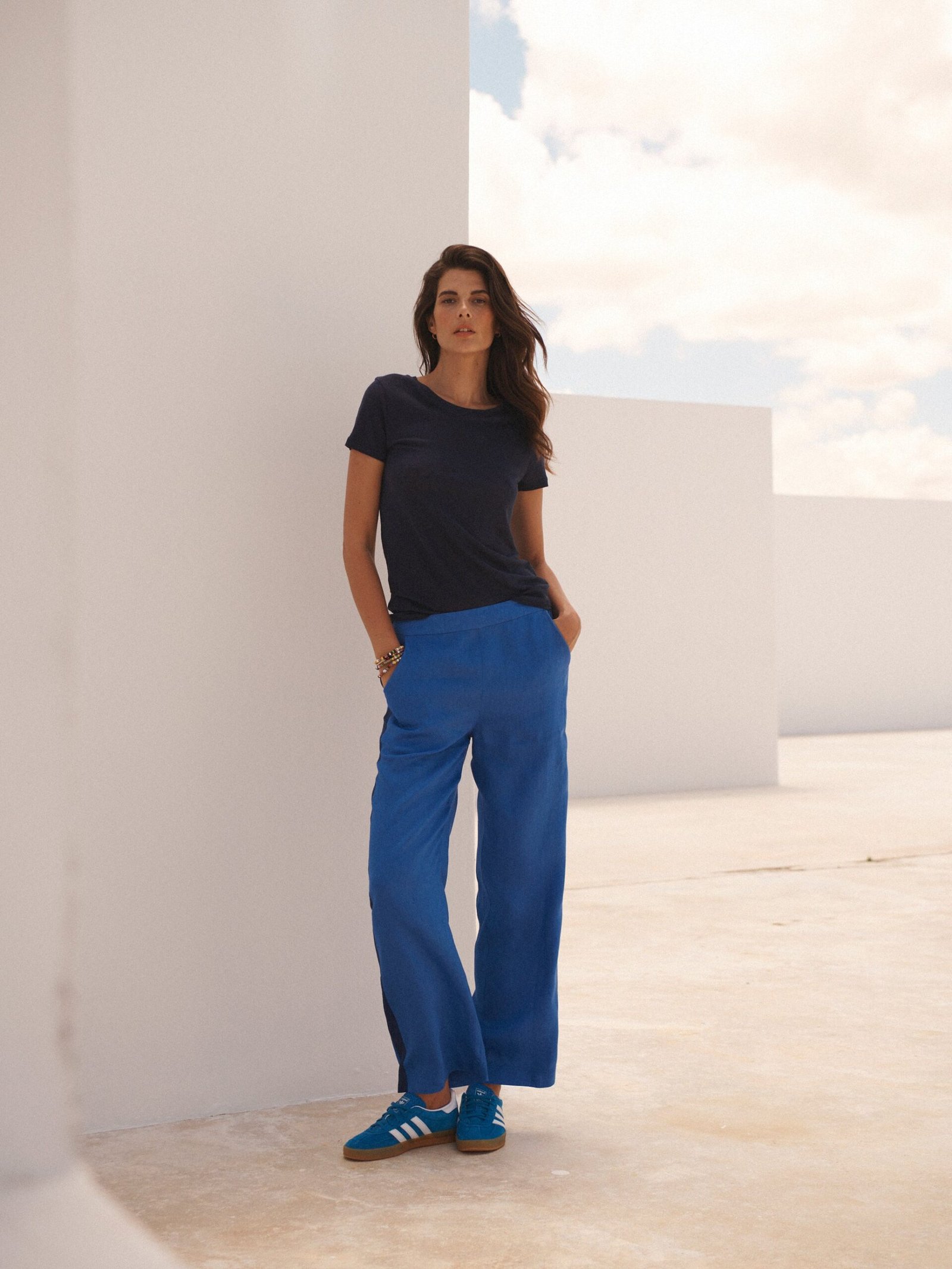 Charlie Linen Crew Neck T-Shirt - Navy - Image 3