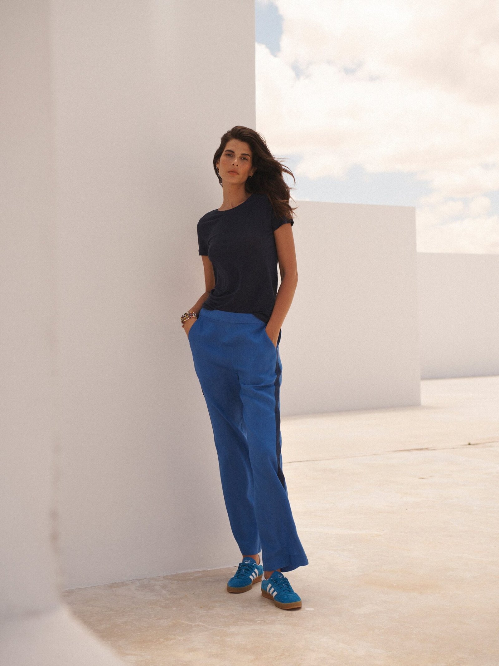 Charlie Linen Crew Neck T-Shirt - Navy - Image 7