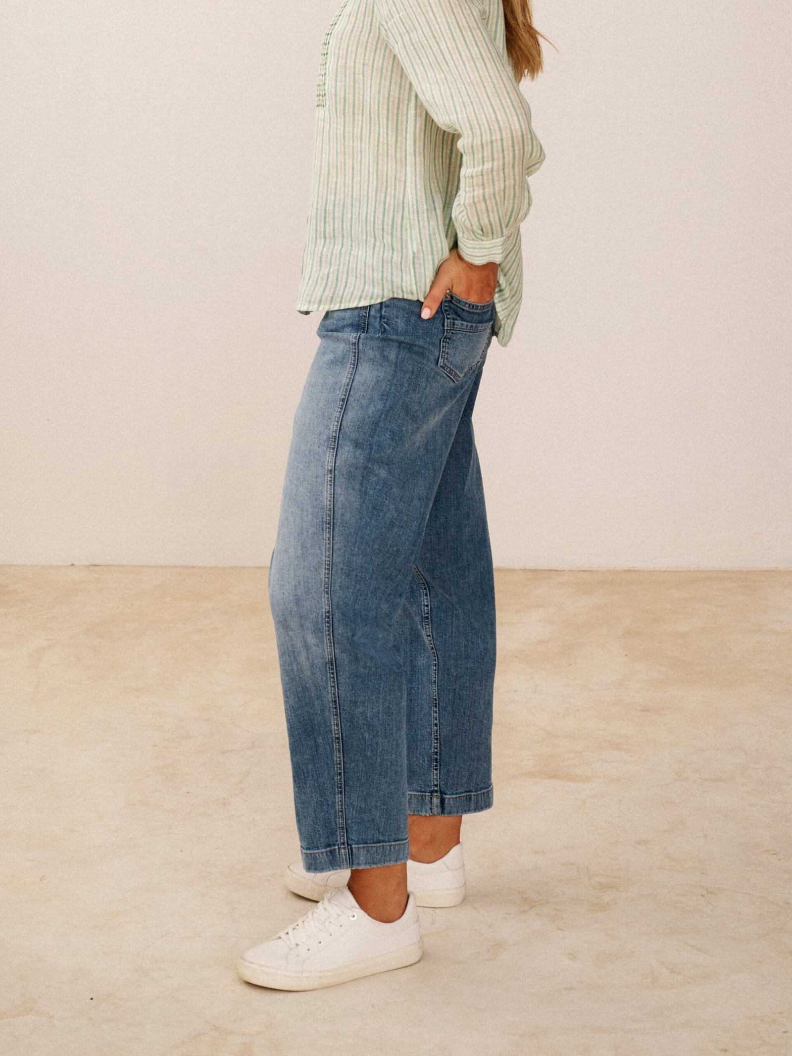 Rowan denim barrel leg jean - Light Wash - Image 6